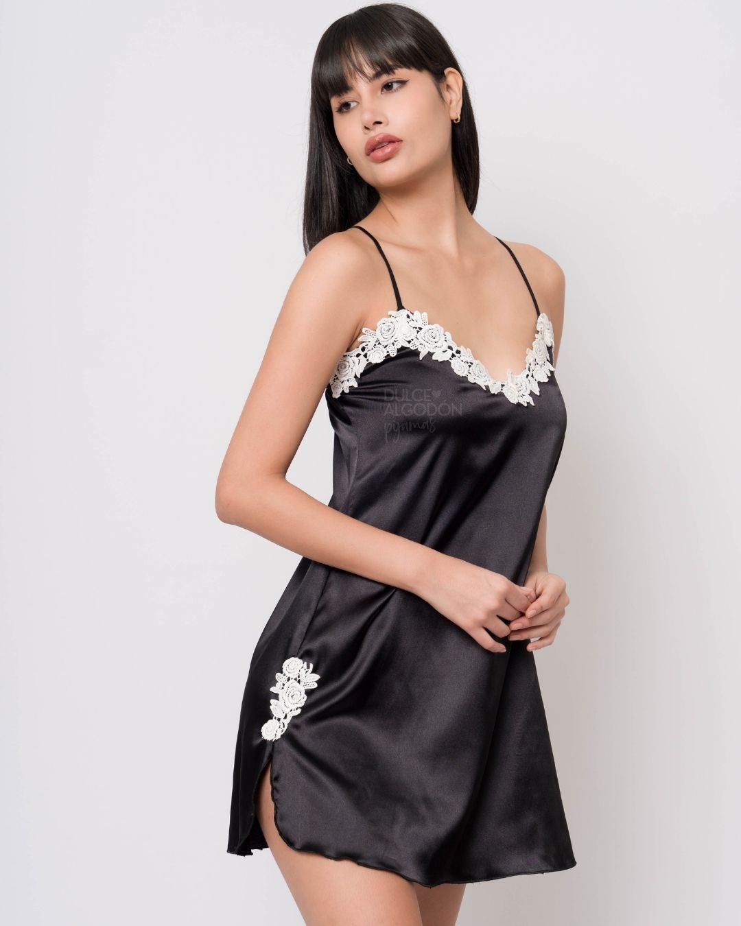 VESTIDO Y BATA XIMENA SATÍN
